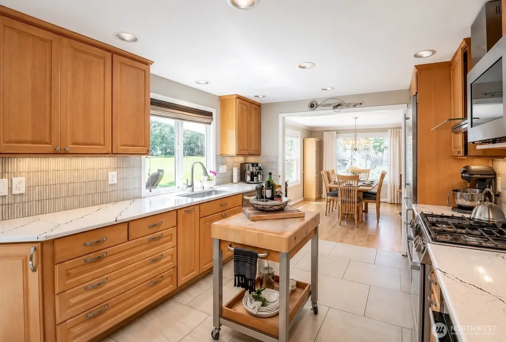 8614 Zircon Drive SW Lakewood WA 98498
