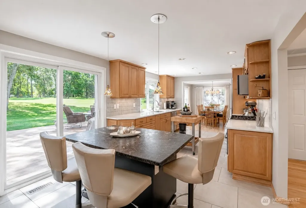 8614 Zircon Drive SW Lakewood WA 98498