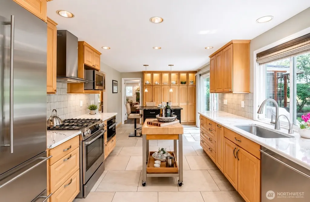 8614 Zircon Drive SW Lakewood WA 98498