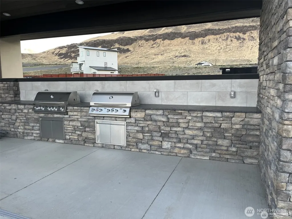 41 Basin Pointe Loop Vantage WA 98926