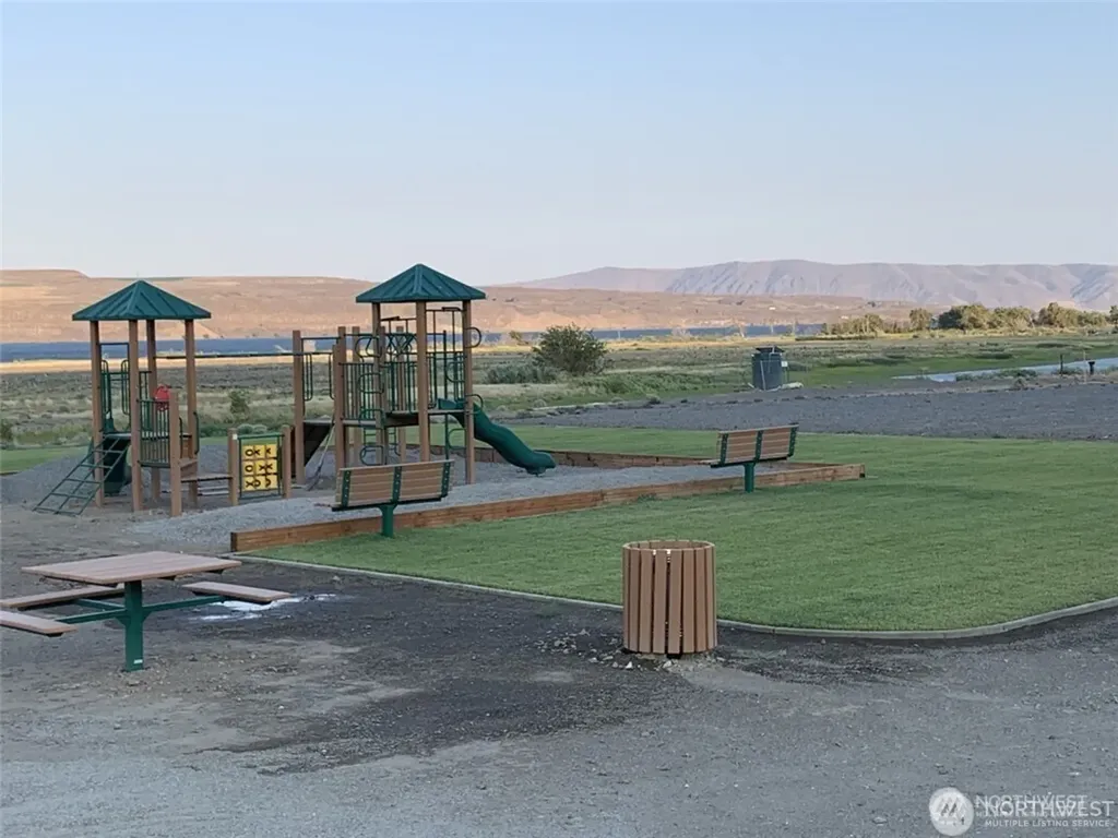 41 Basin Pointe Loop Vantage WA 98926
