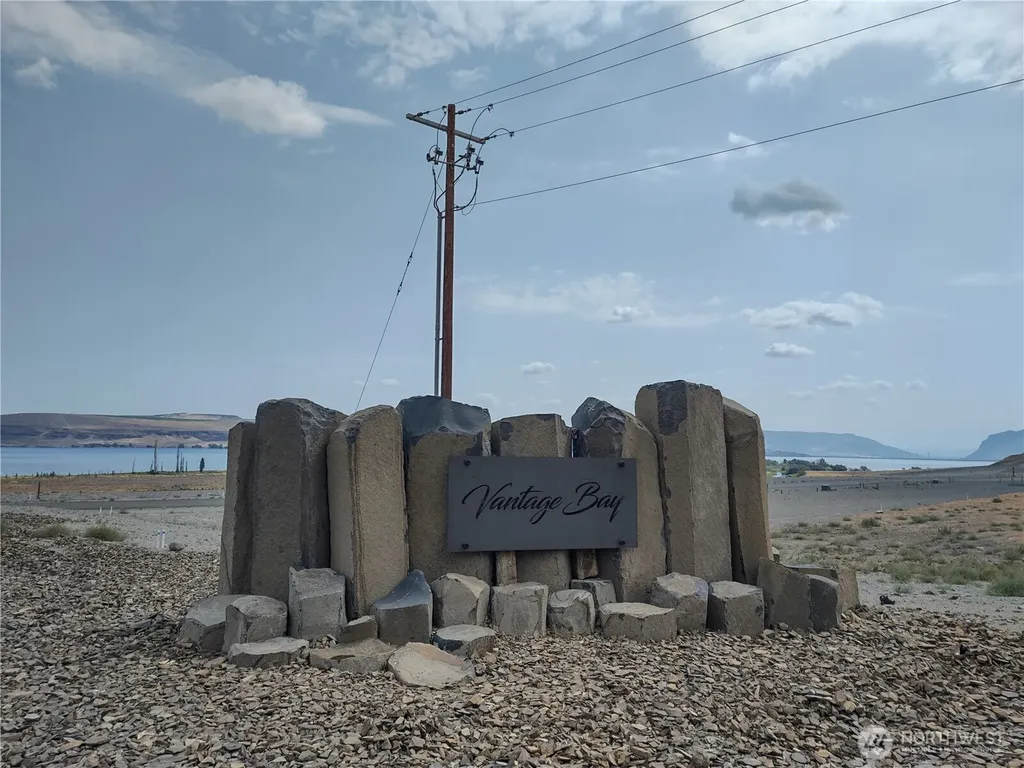 41 Basin Pointe Loop Vantage WA 98926