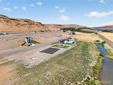 41 Basin Pointe Loop Vantage WA 98926