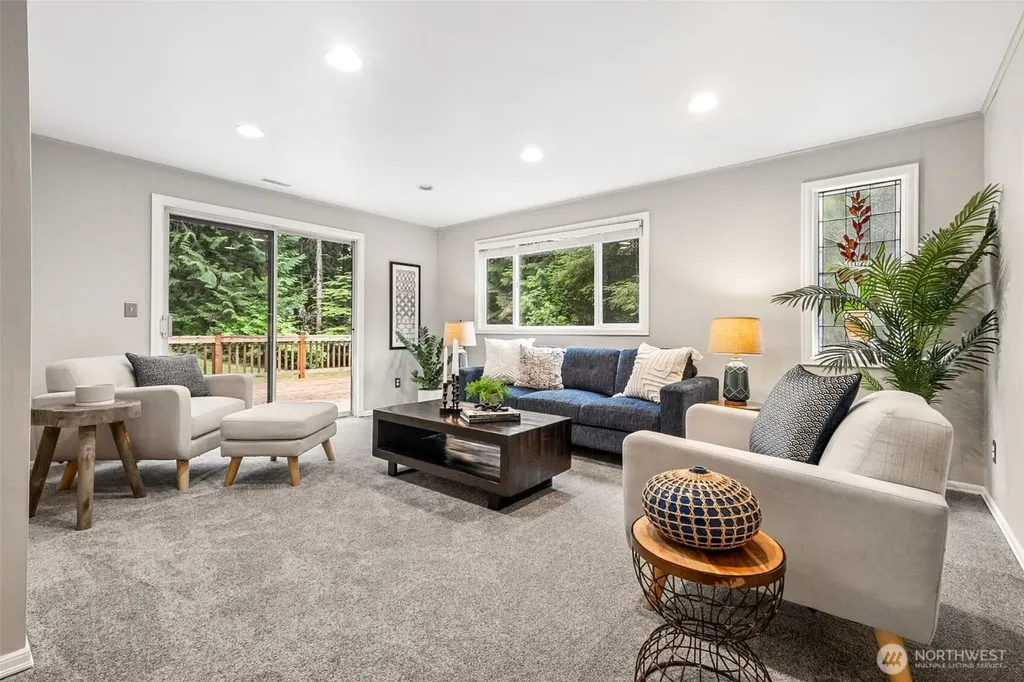 26055 SE 152 Street Issaquah WA 98027