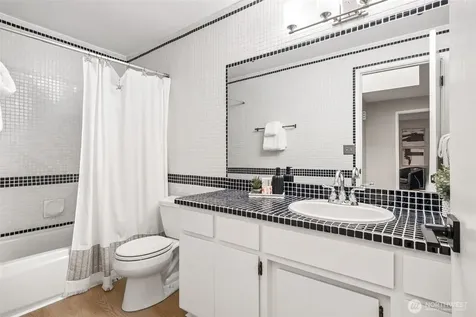 26055 SE 152 Street Issaquah WA 98027