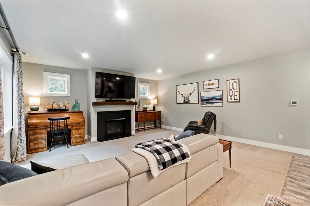 22314 58th E Spanaway WA 98387