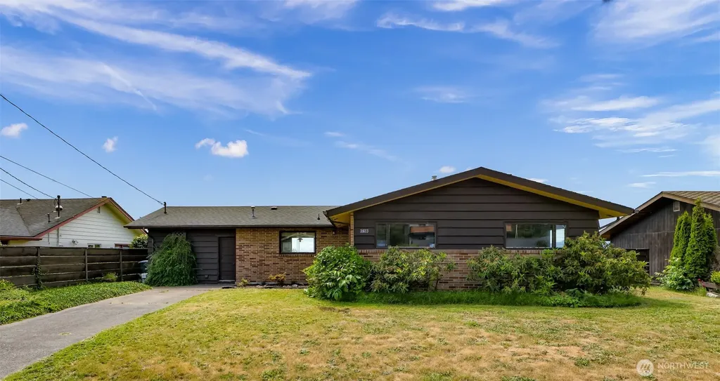 3923 Cliffside Drive Bellingham WA 98225