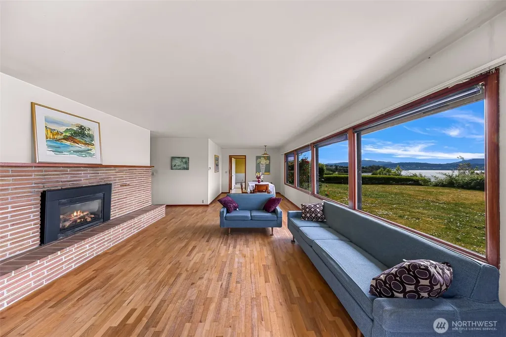 3923 Cliffside Drive Bellingham WA 98225