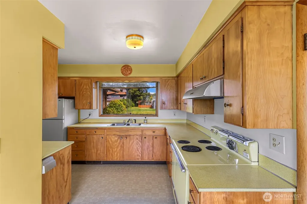 3923 Cliffside Drive Bellingham WA 98225