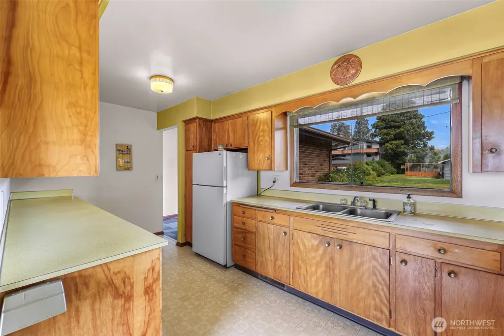 3923 Cliffside Drive Bellingham WA 98225