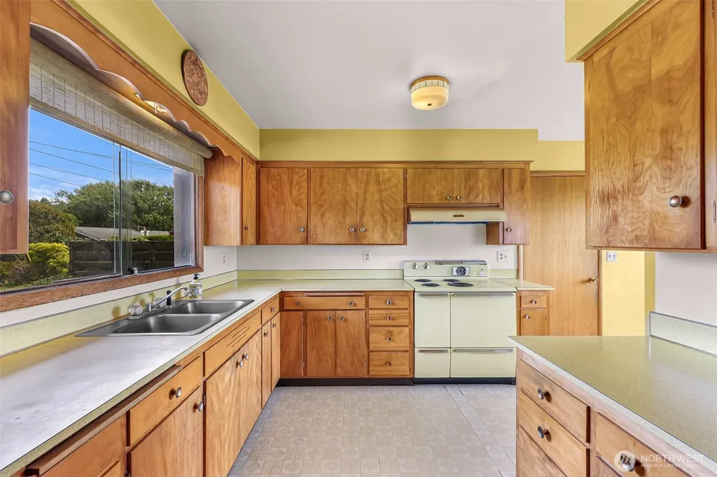3923 Cliffside Drive Bellingham WA 98225