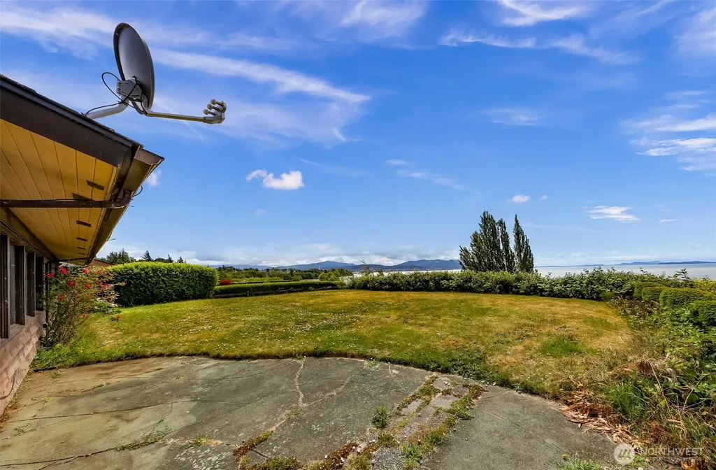 3923 Cliffside Drive Bellingham WA 98225