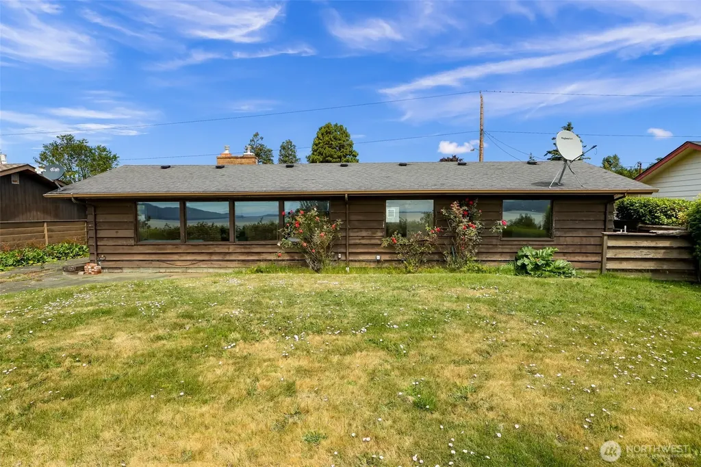 3923 Cliffside Drive Bellingham WA 98225