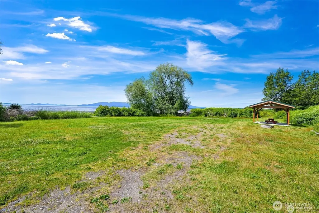 3923 Cliffside Drive Bellingham WA 98225