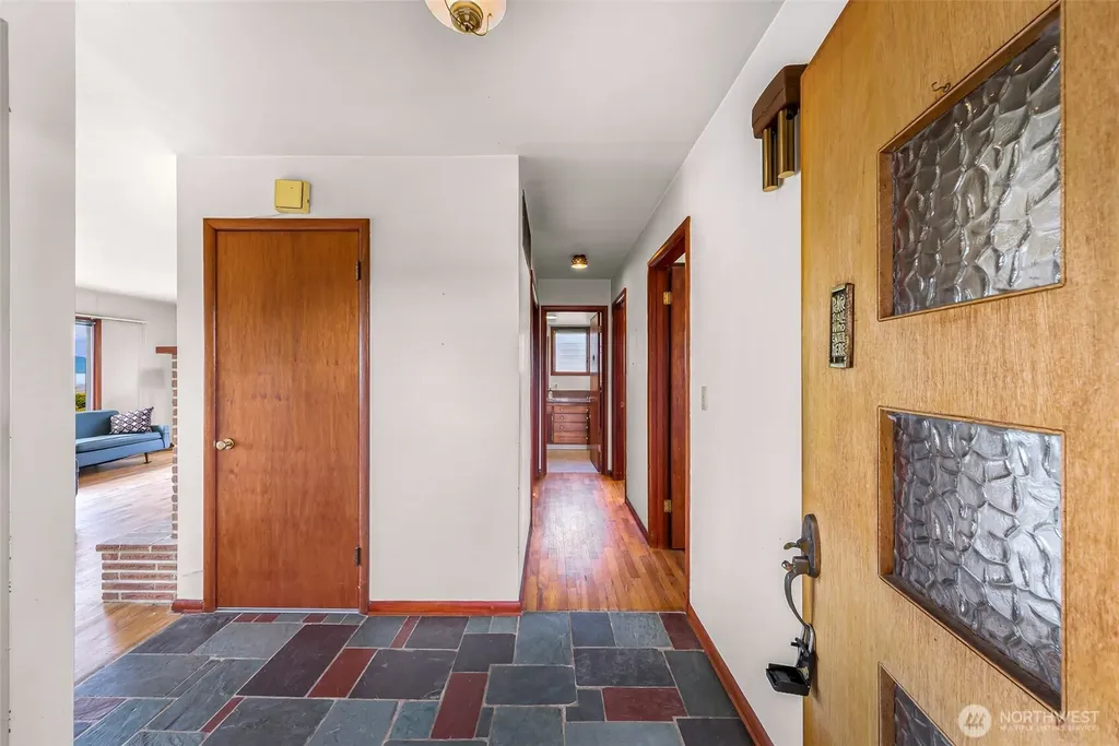 3923 Cliffside Drive Bellingham WA 98225