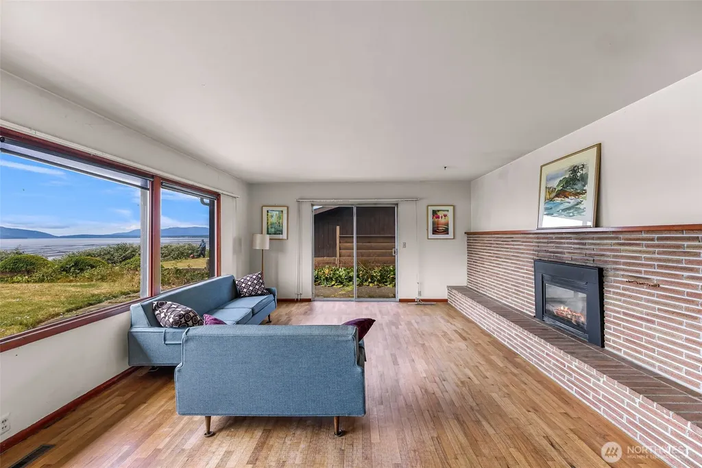3923 Cliffside Drive Bellingham WA 98225