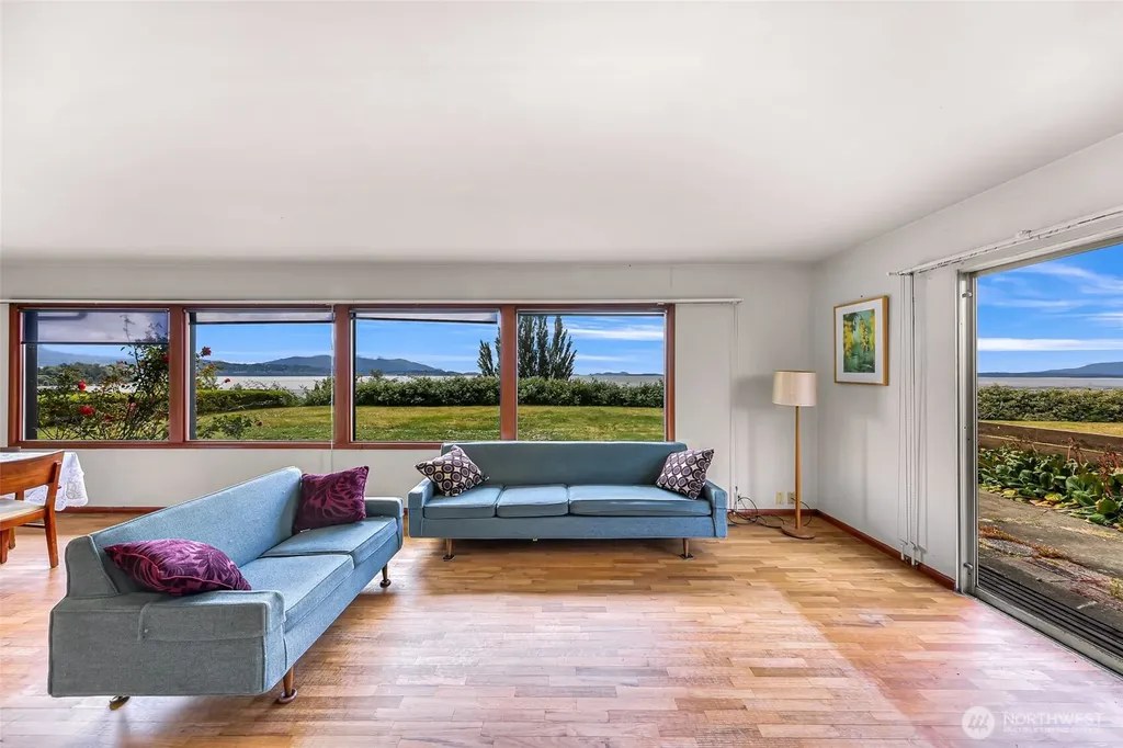 3923 Cliffside Drive Bellingham WA 98225
