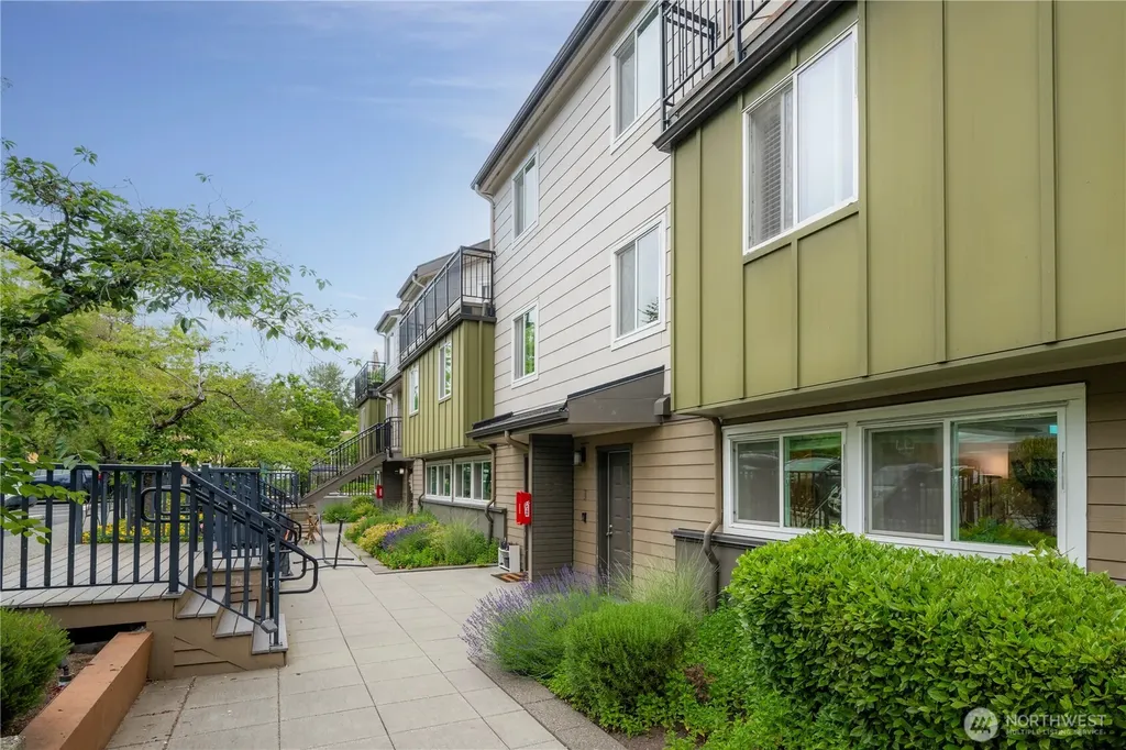 15827 NE Leary Way Redmond WA 98052