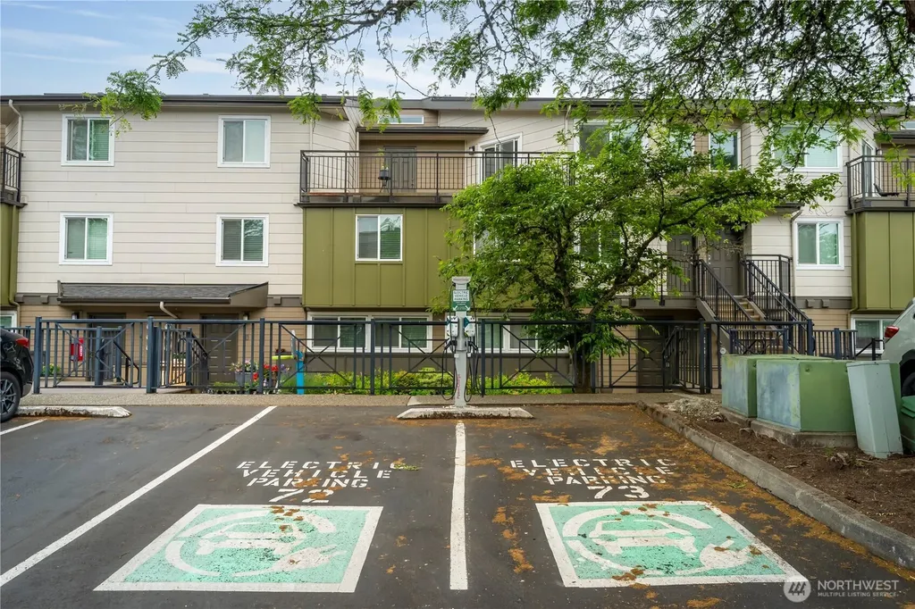 15827 NE Leary Way Redmond WA 98052