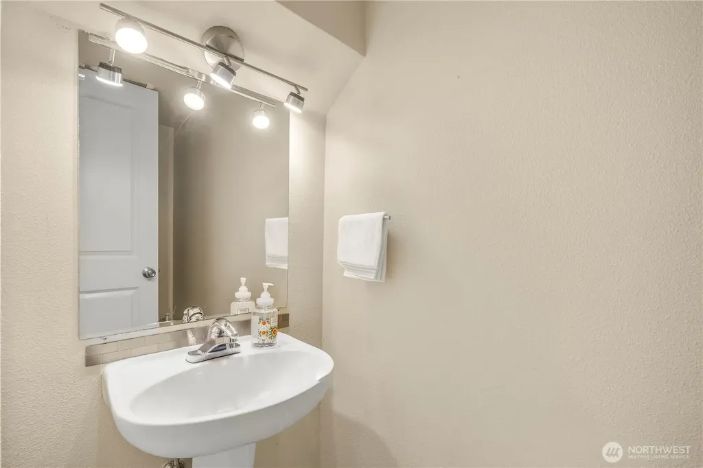 15827 NE Leary Way Redmond WA 98052
