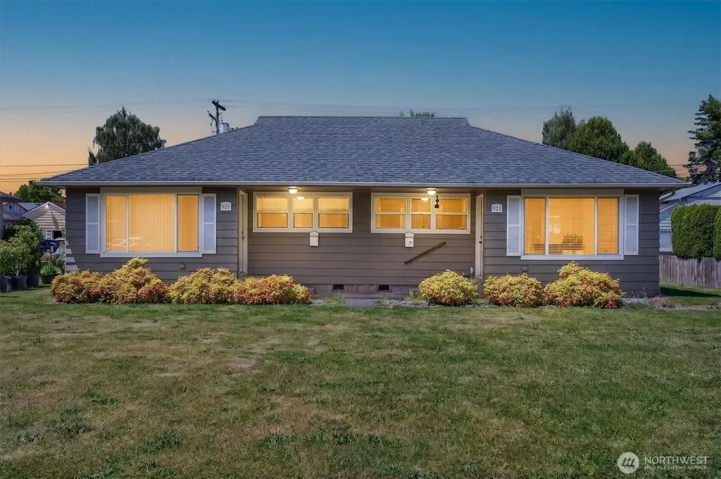 921 17th Avenue Longview WA 98632