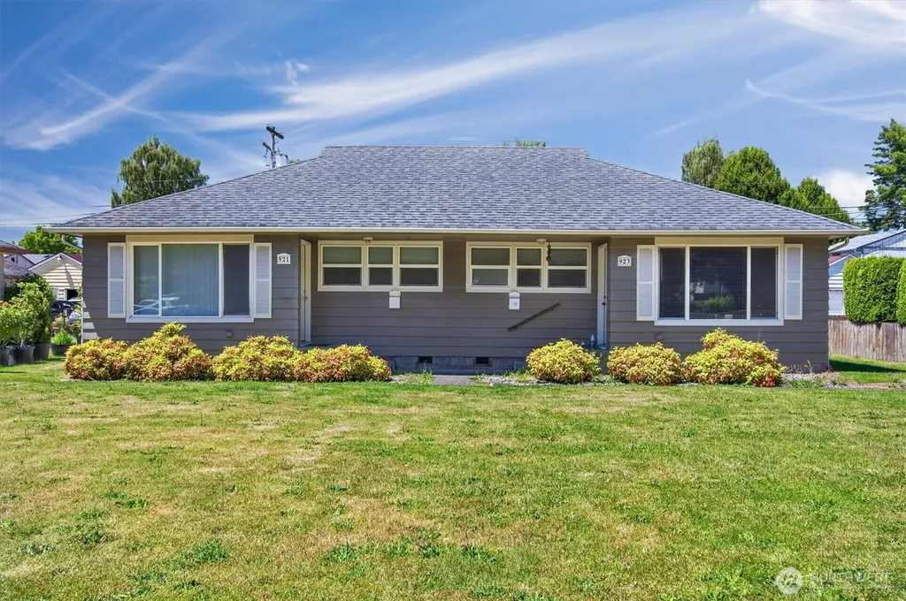 921 17th Avenue Longview WA 98632
