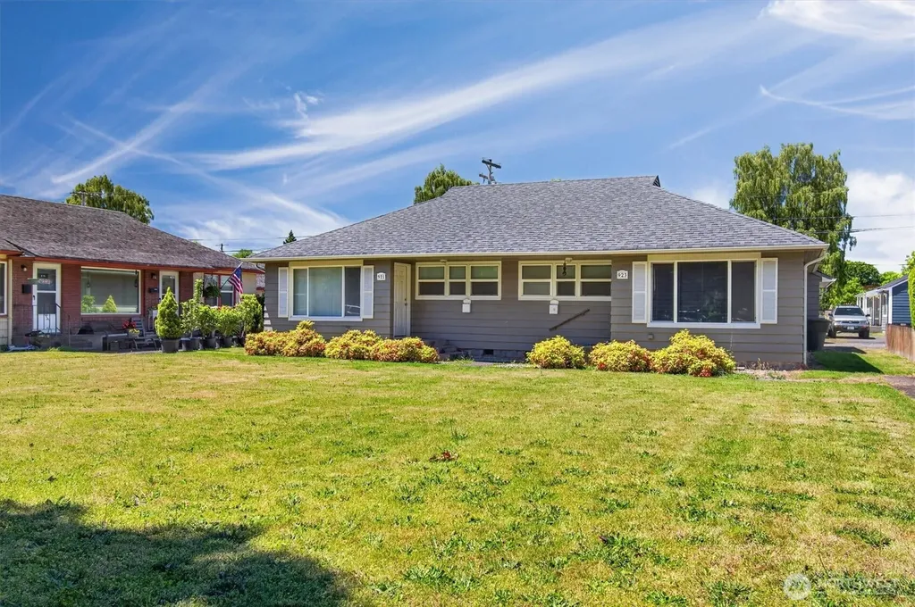 921 17th Avenue Longview WA 98632