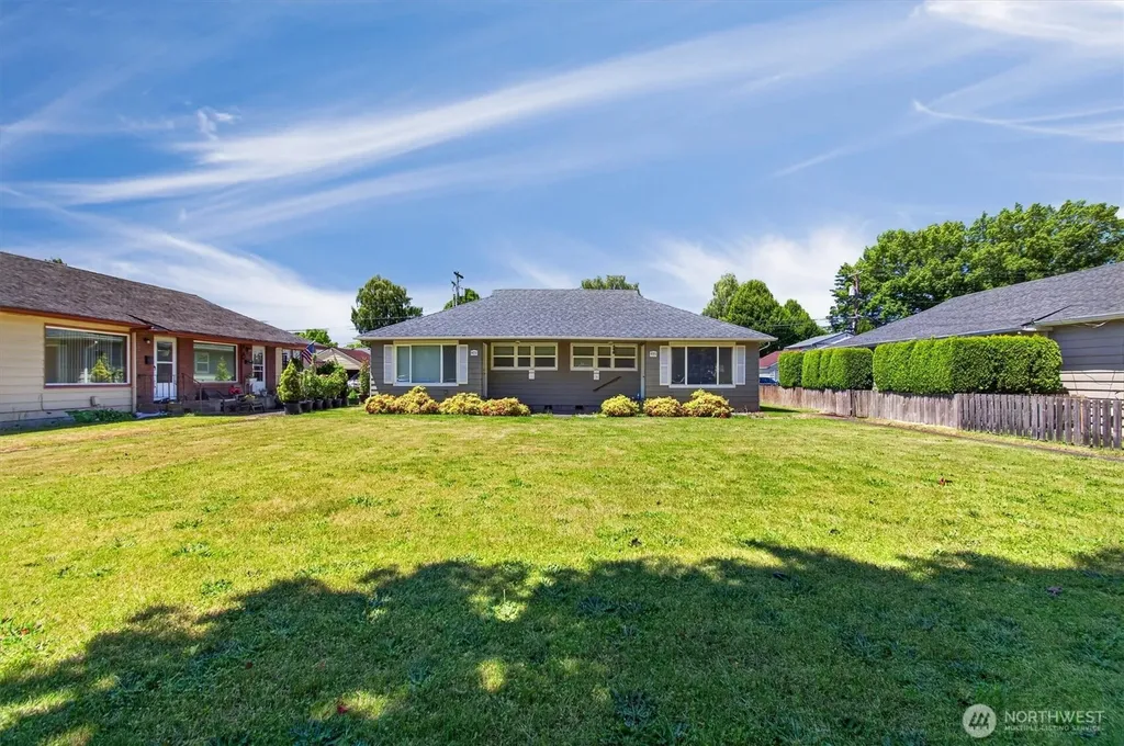 921 17th Avenue Longview WA 98632