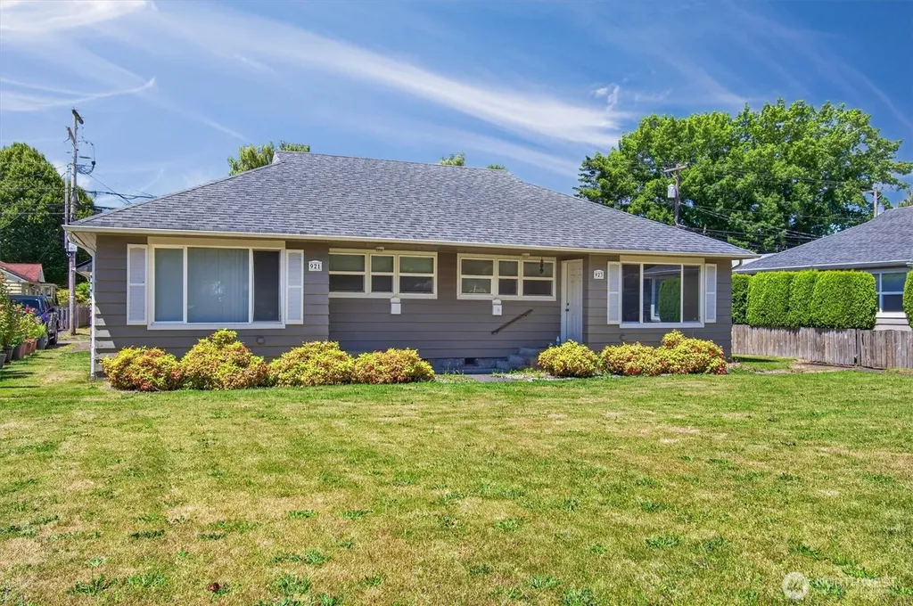 921 17th Avenue Longview WA 98632