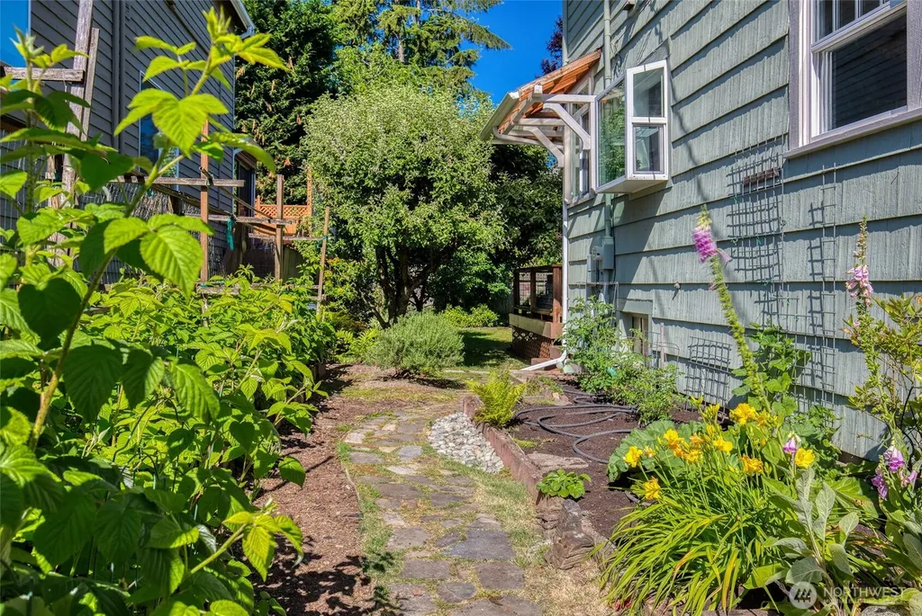 7347 19th Avenue NE Seattle WA 98115