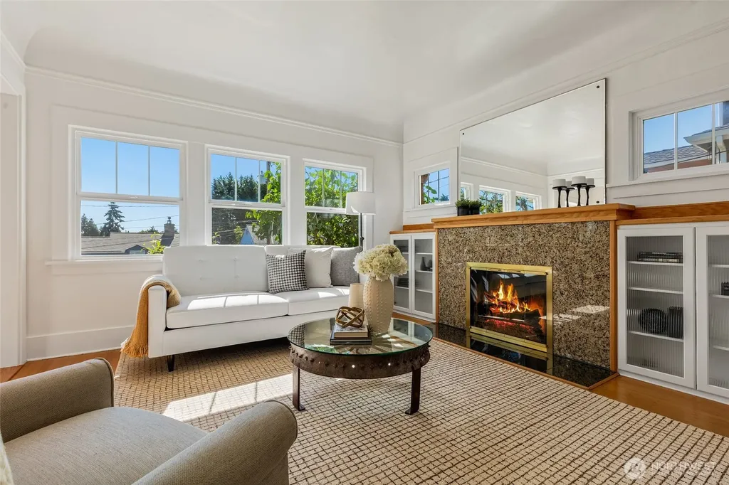 7347 19th Avenue NE Seattle WA 98115