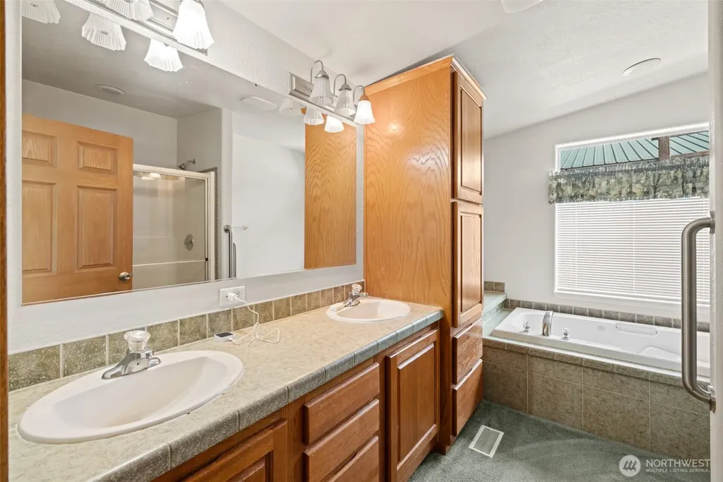 40 Marsden Road Port Angeles WA 98362