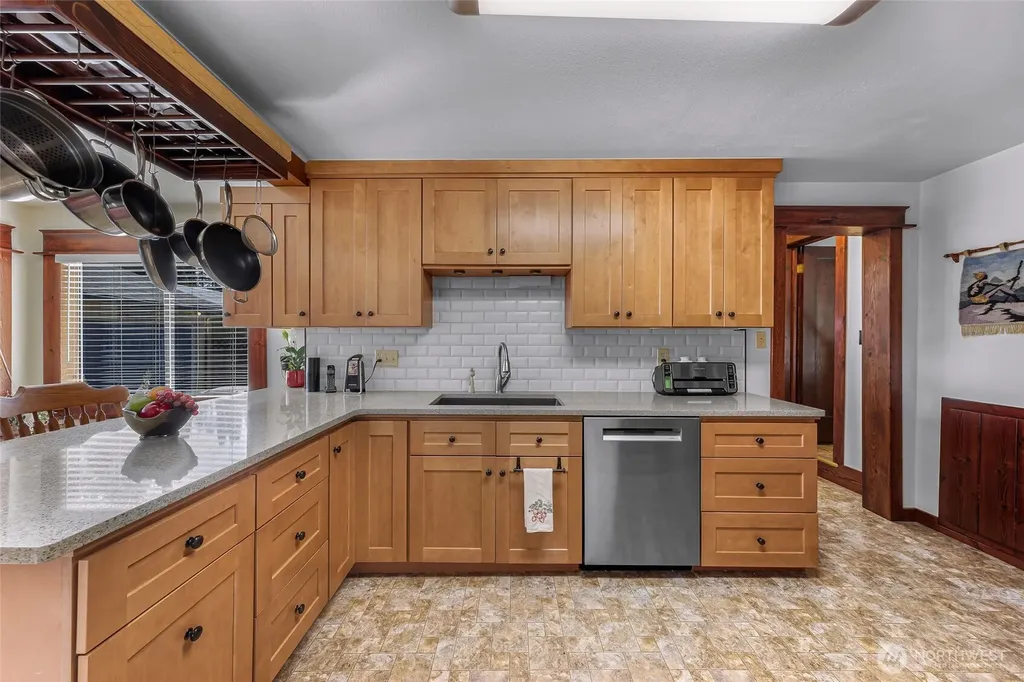 2715 Cedarwood Avenue Bellingham WA 98225