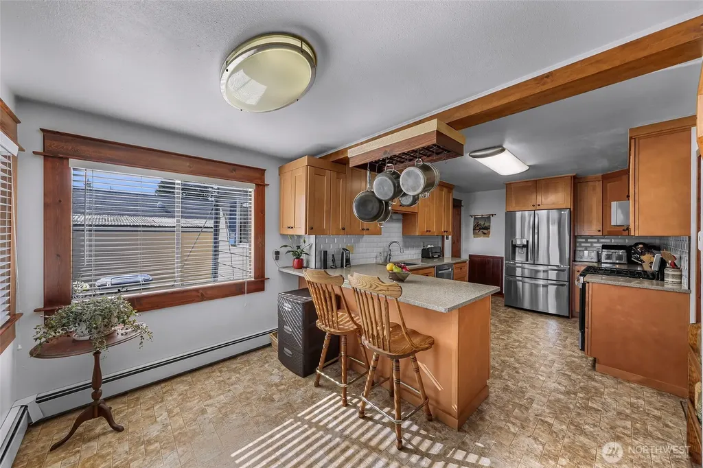 2715 Cedarwood Avenue Bellingham WA 98225
