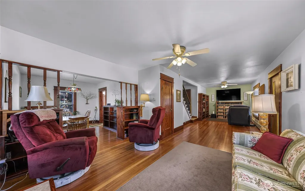 2715 Cedarwood Avenue Bellingham WA 98225
