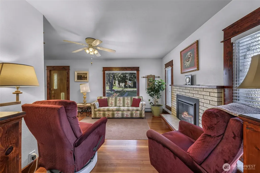 2715 Cedarwood Avenue Bellingham WA 98225