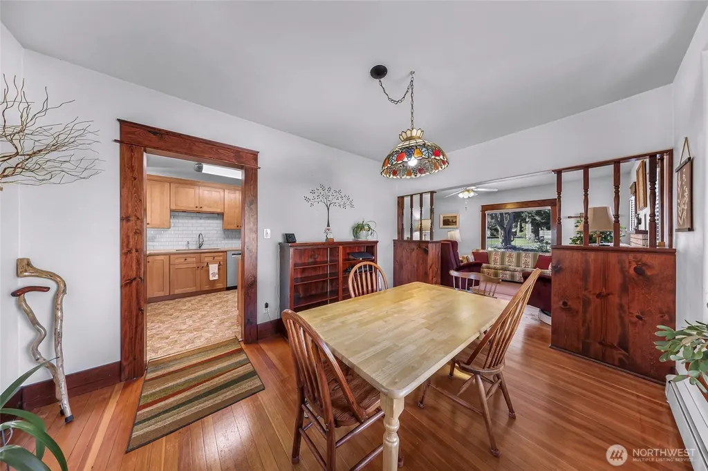2715 Cedarwood Avenue Bellingham WA 98225