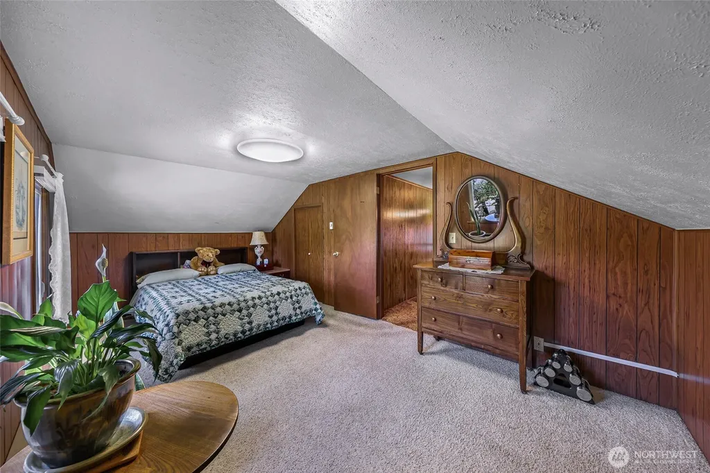 2715 Cedarwood Avenue Bellingham WA 98225