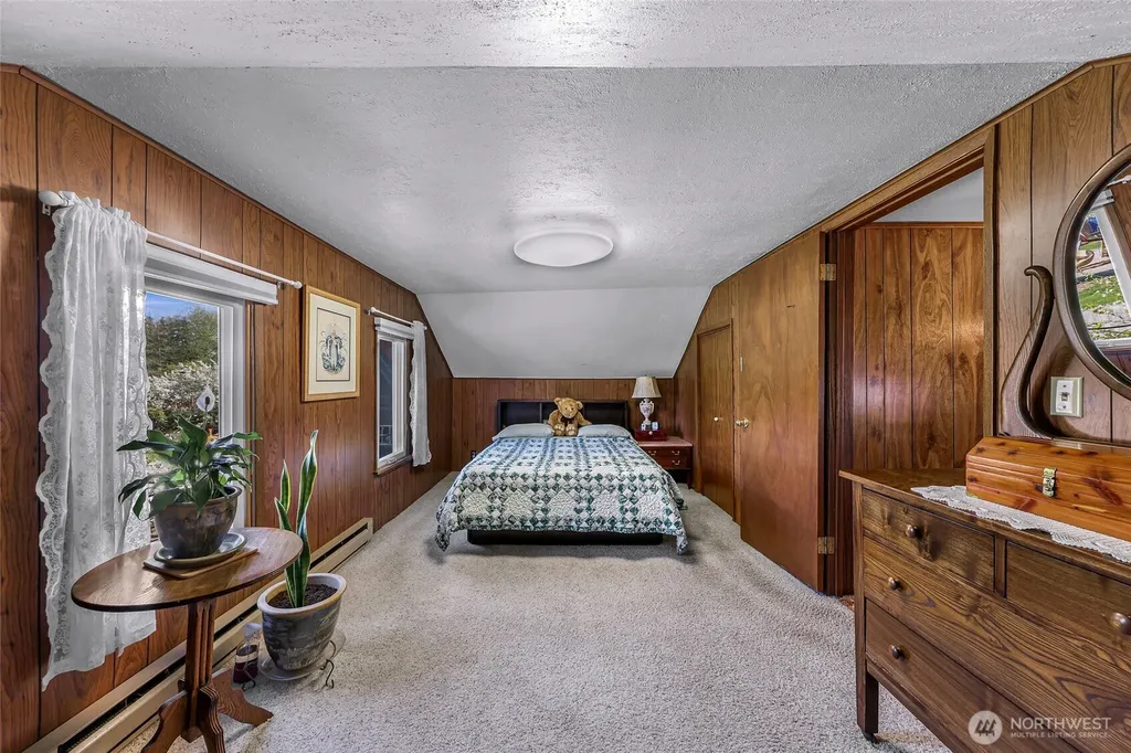 2715 Cedarwood Avenue Bellingham WA 98225