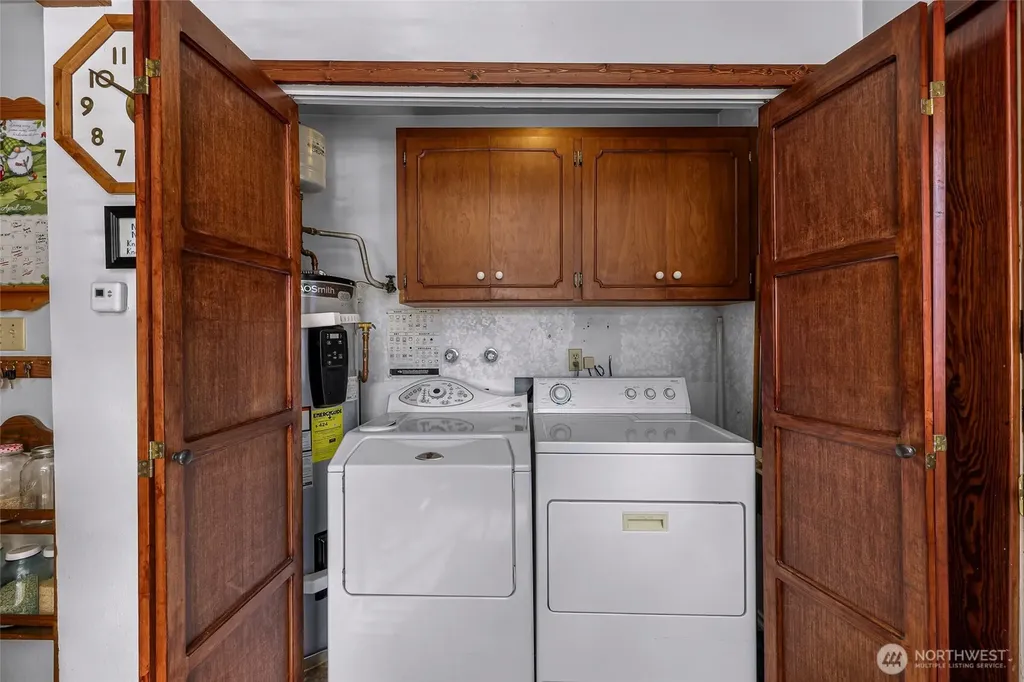 2715 Cedarwood Avenue Bellingham WA 98225