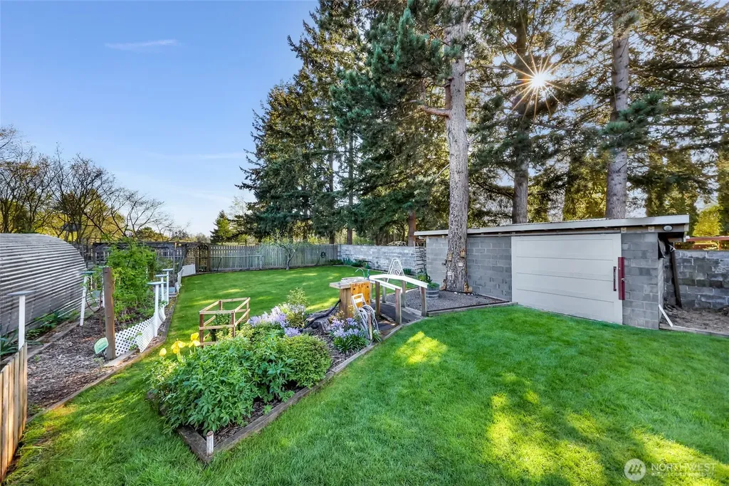 2715 Cedarwood Avenue Bellingham WA 98225