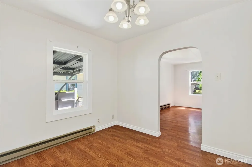 1035 16th Avenue Longview WA 98632