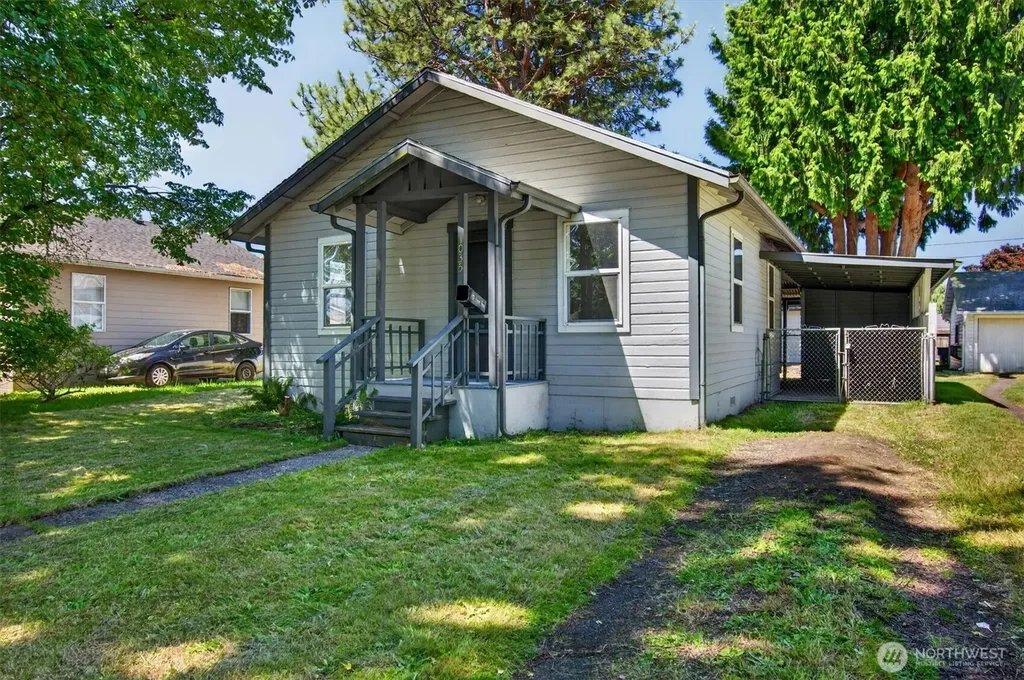 1035 16th Avenue Longview WA 98632