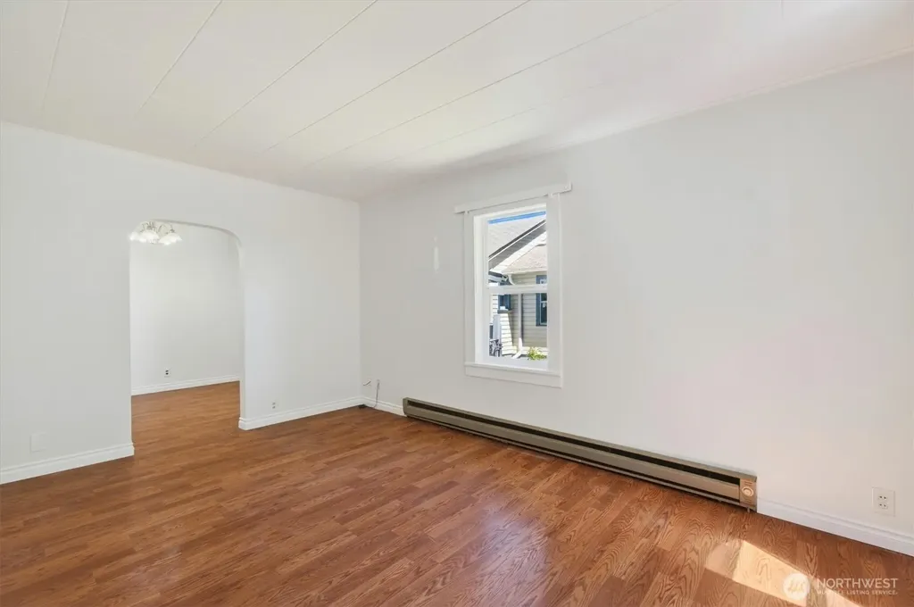 1035 16th Avenue Longview WA 98632