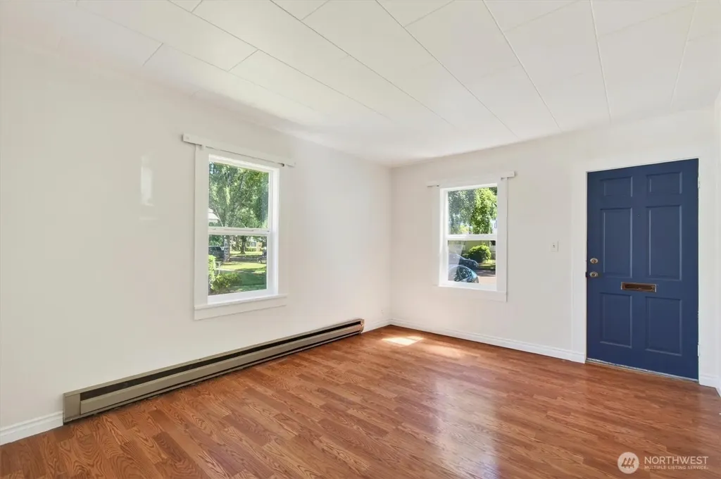 1035 16th Avenue Longview WA 98632