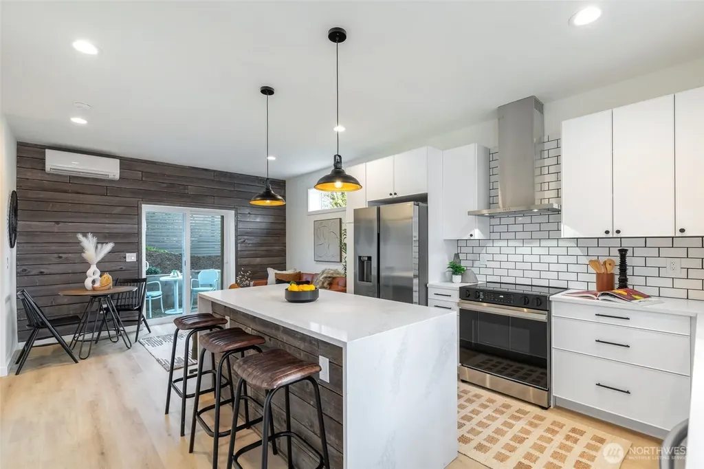1556 S Pearl Street Seattle WA 98108