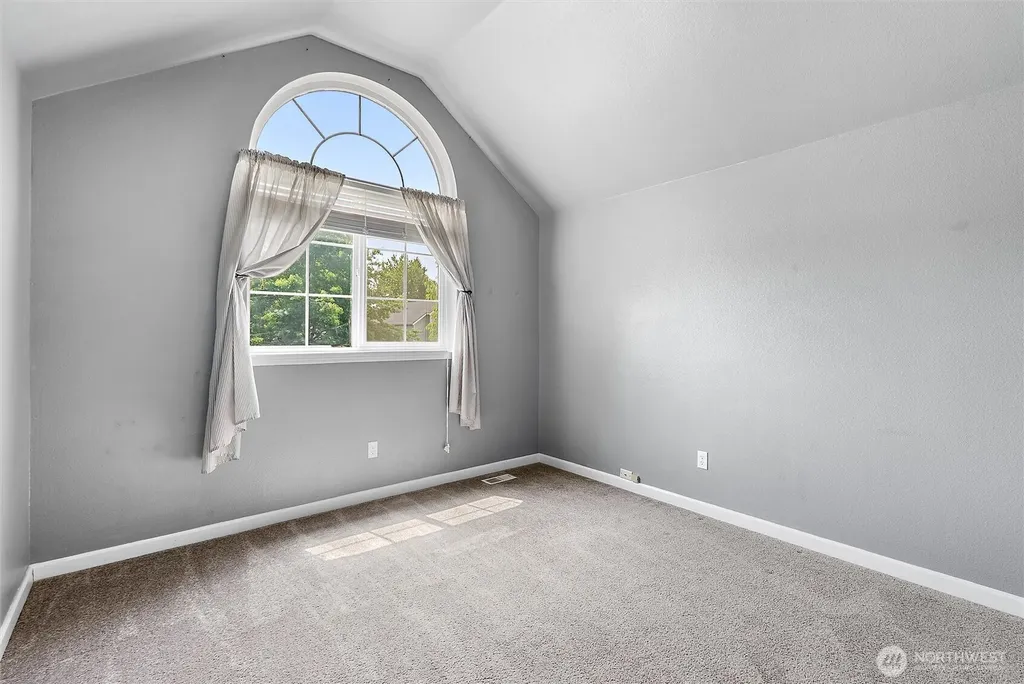 516 Corrin Avenue NW Orting WA 98360