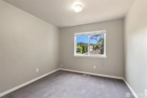 516 Corrin Avenue NW Orting WA 98360