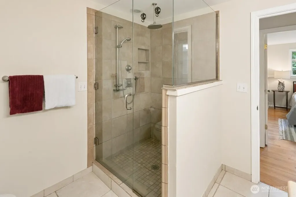 15936 76th Place NE Kenmore WA 98028