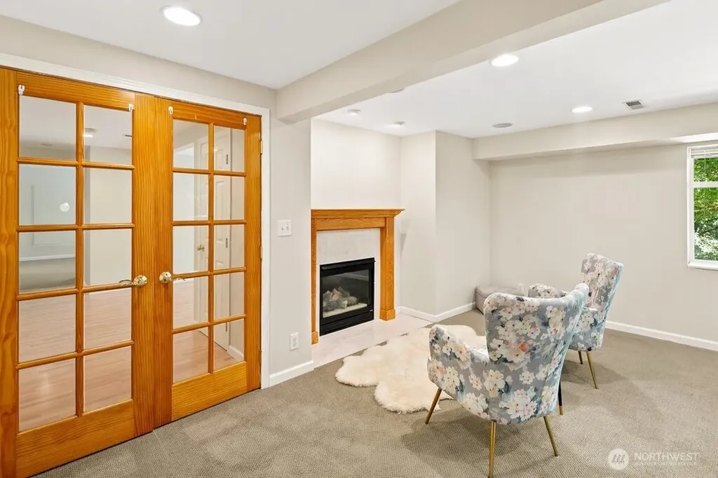 15936 76th Place NE Kenmore WA 98028